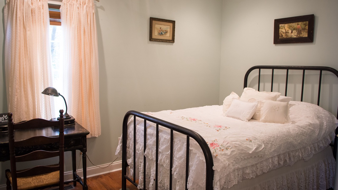 Photo of Bedroom in Byron