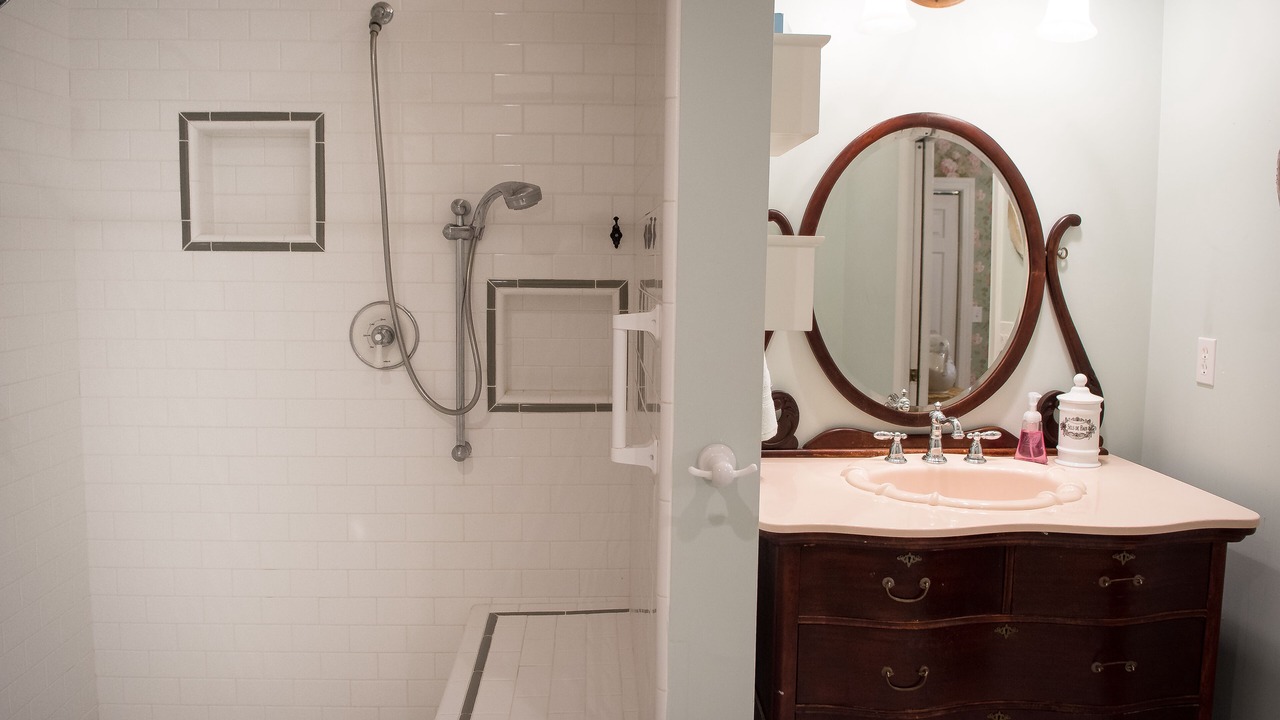 Photo of Bathroom in Byron