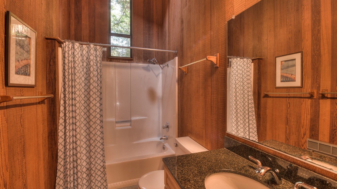 Photo of Bathroom in Sea Ranch