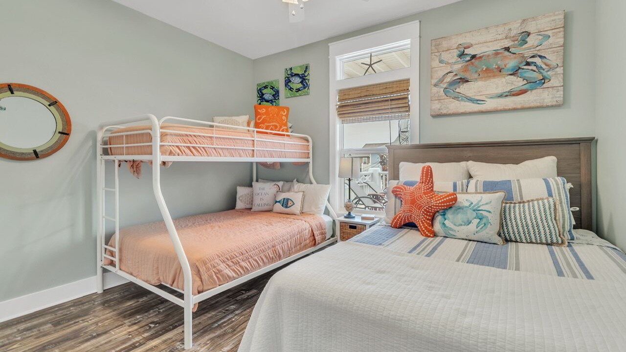 Photo of Bedroom in Crystal Beach