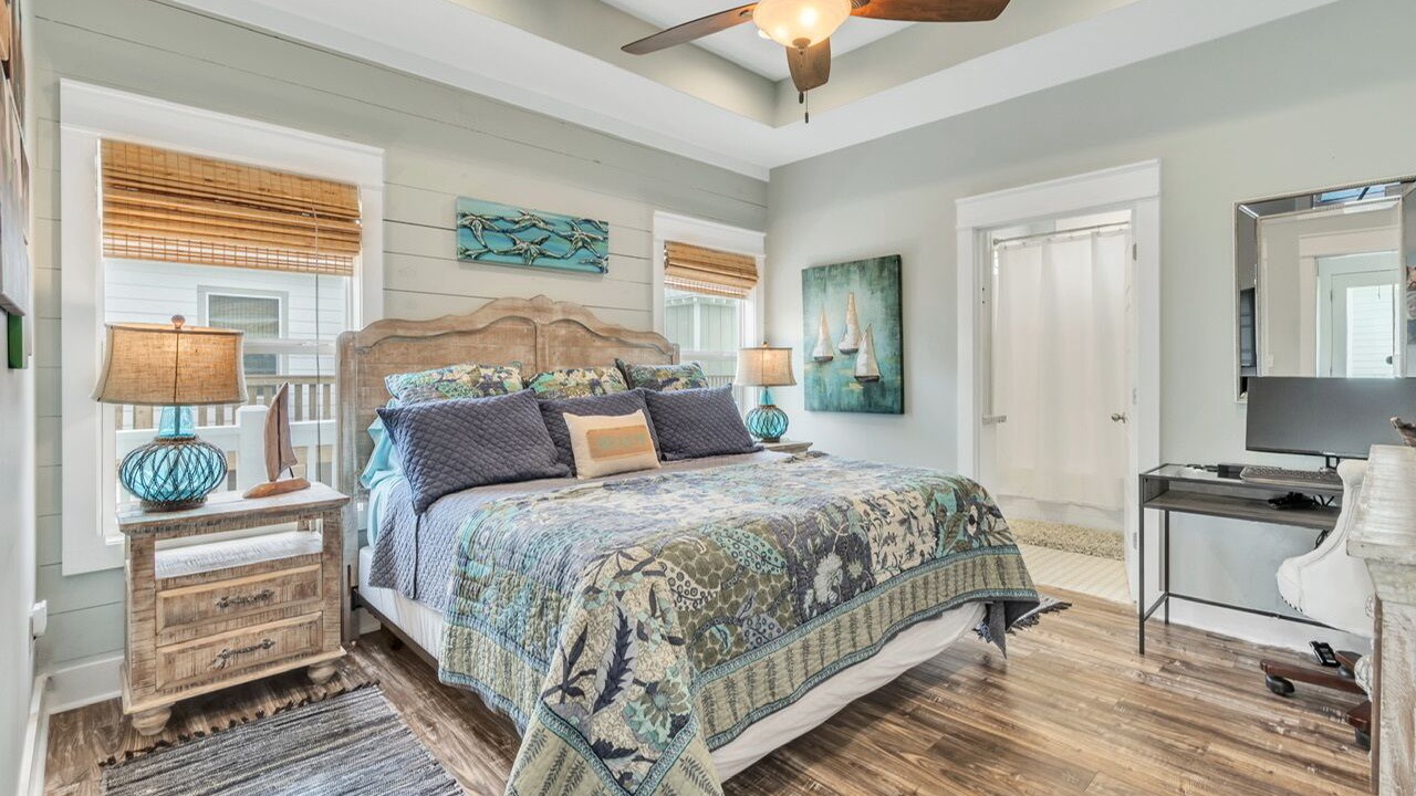 Photo of Bedroom in Crystal Beach
