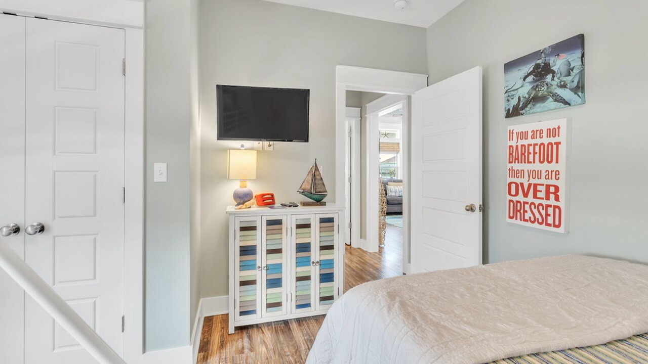 Photo of Bedroom in Crystal Beach