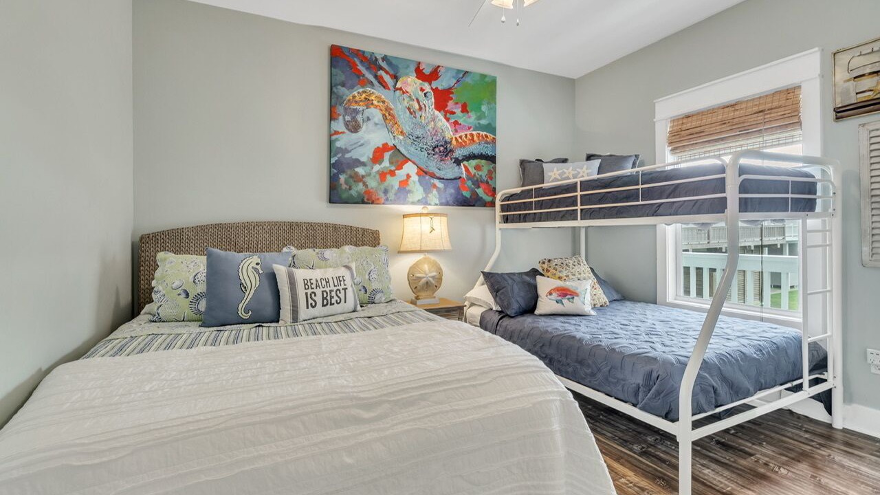 Photo of Bedroom in Crystal Beach