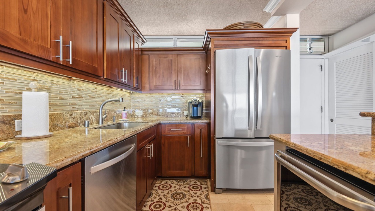 Photo of Kitchen in Diamond Head - Kapahulu - St. Louis