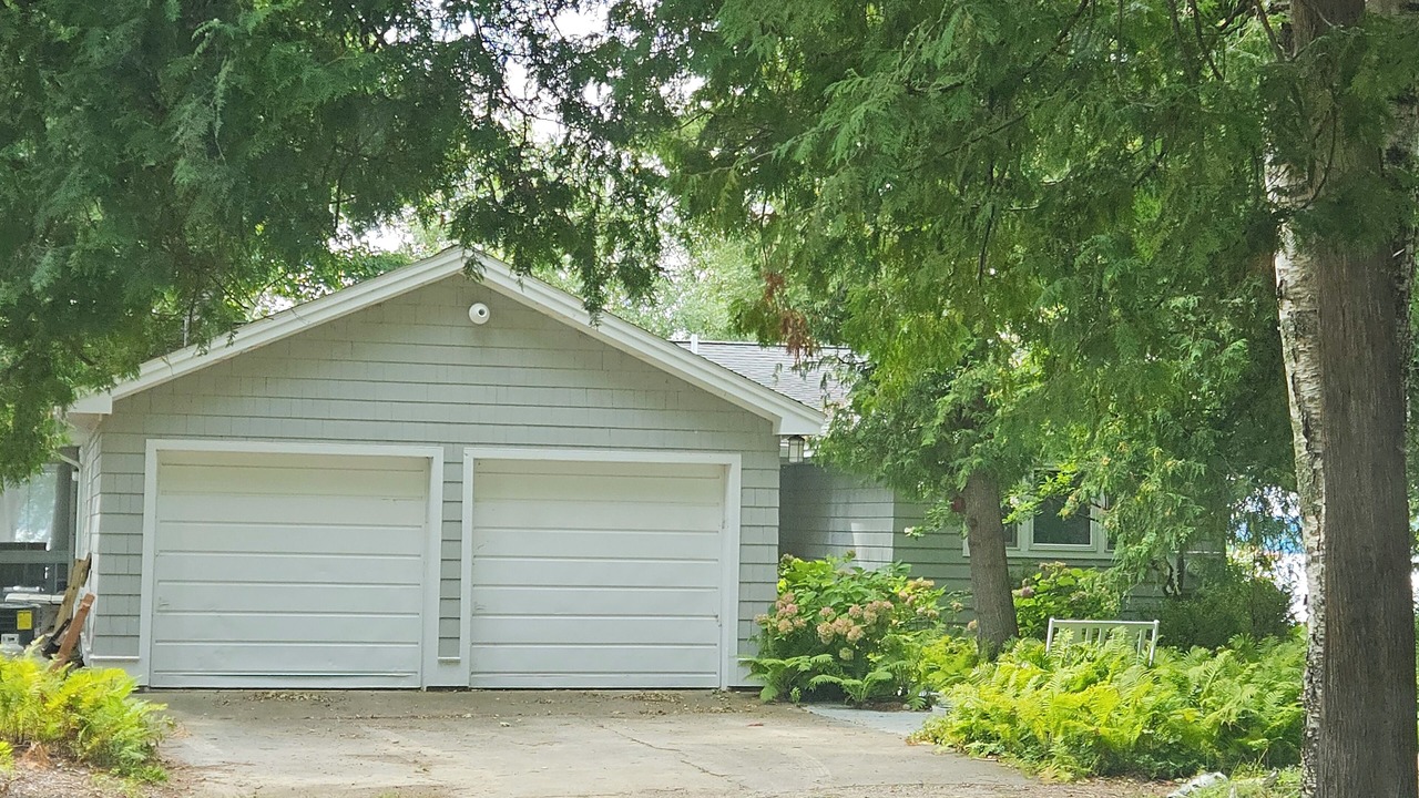 Photo of Outdoor in Maple City