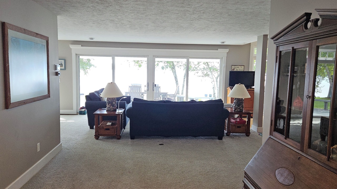 Photo of Livingroom in Maple City