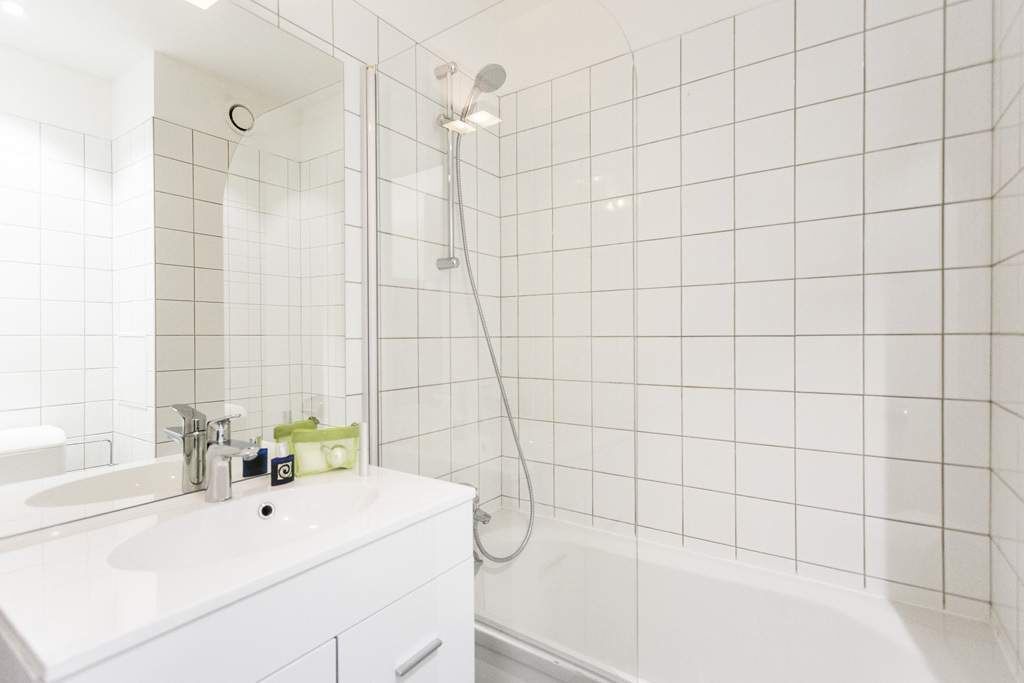 Photo of Bathroom in Arc-1800