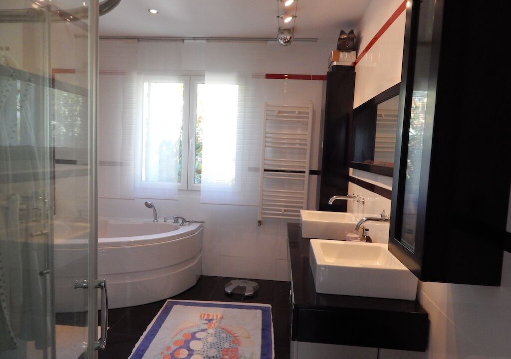 Photo of Bathroom in Saint-Gely-du-Fesc
