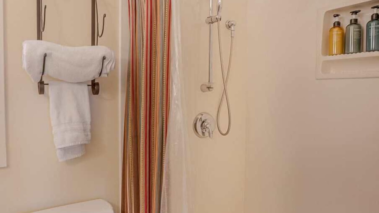 Photo of Bathroom in Tahoya Shores