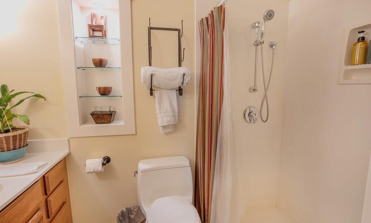 Photo of Bathroom in Tahoya Shores