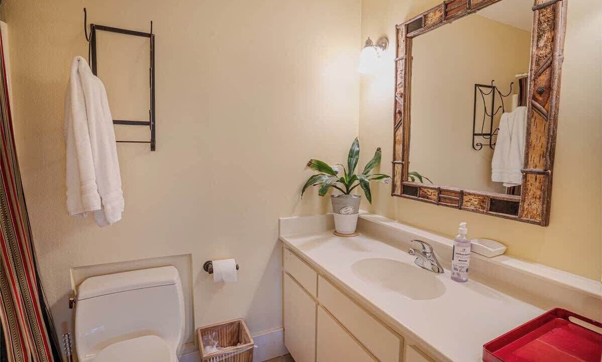Photo of Bathroom in Tahoya Shores