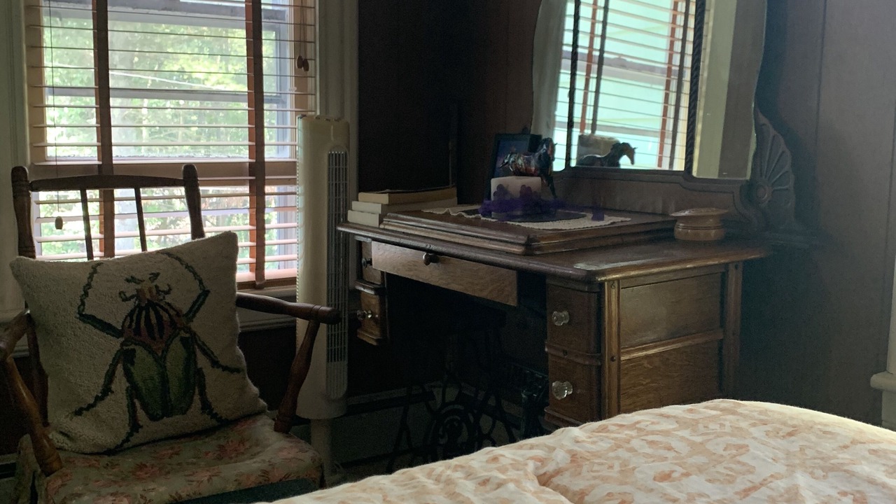 Photo of Bedroom in Beach Lake
