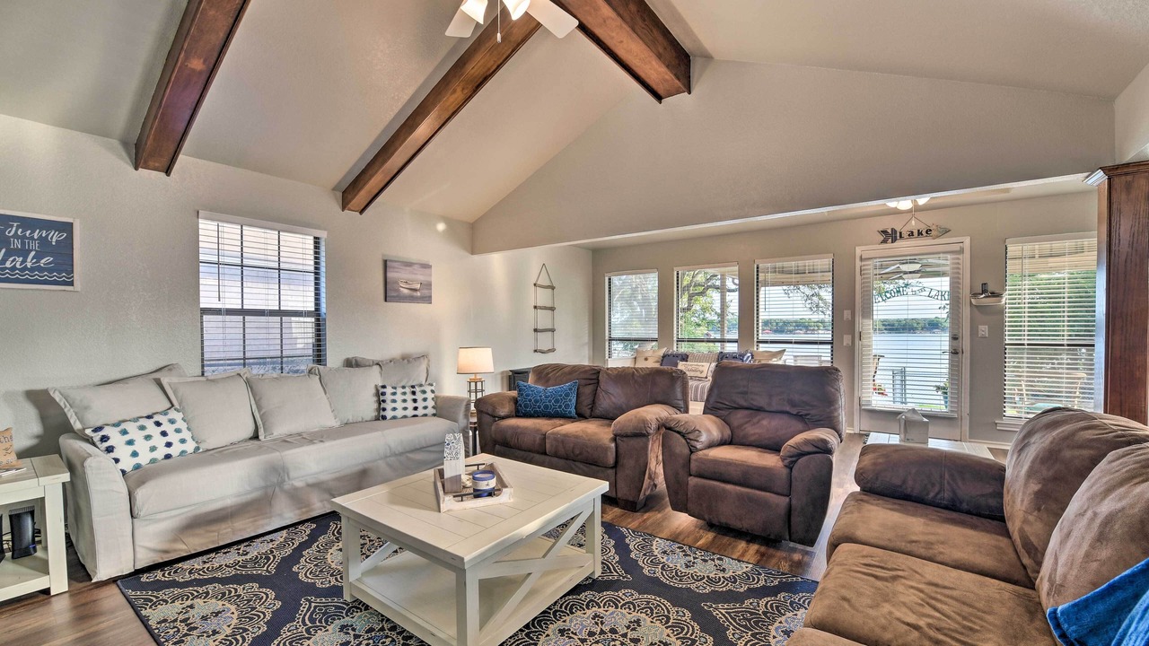 Photo of Livingroom in Granbury