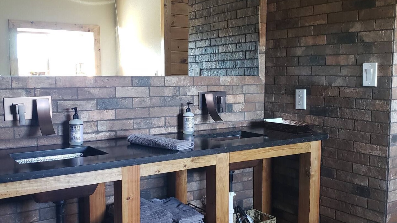 Photo of Bathroom in Wise County