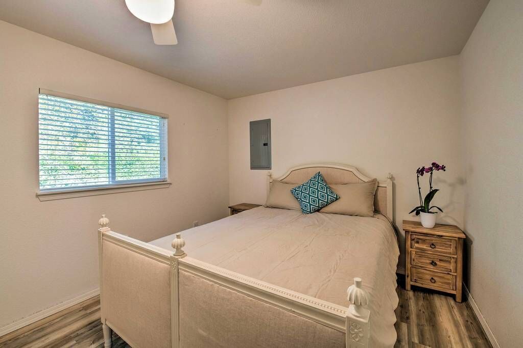 Photo of Bedroom in Gold Bar