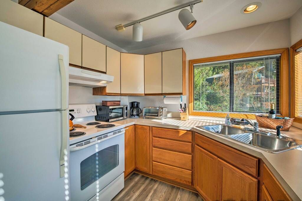Photo of Kitchen in Gold Bar
