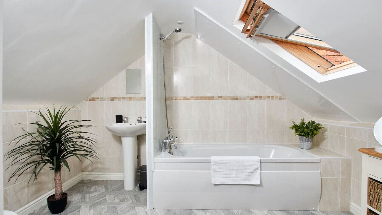 Photo of Bathroom in Castle Donington