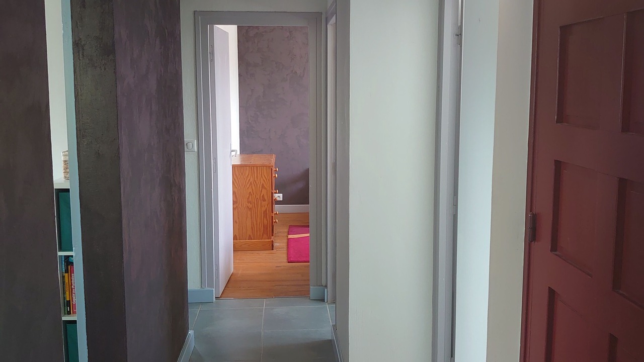 Photo of Others in Antist