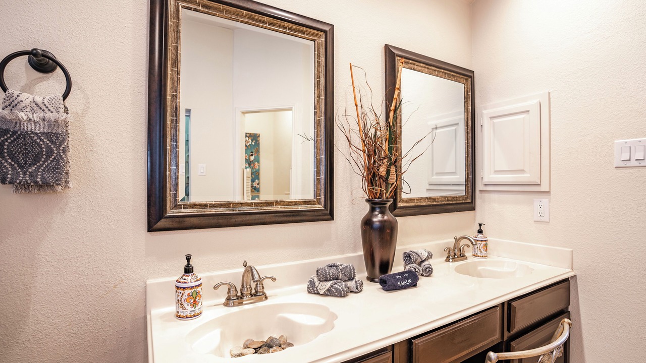 Photo of Bathroom in Allen