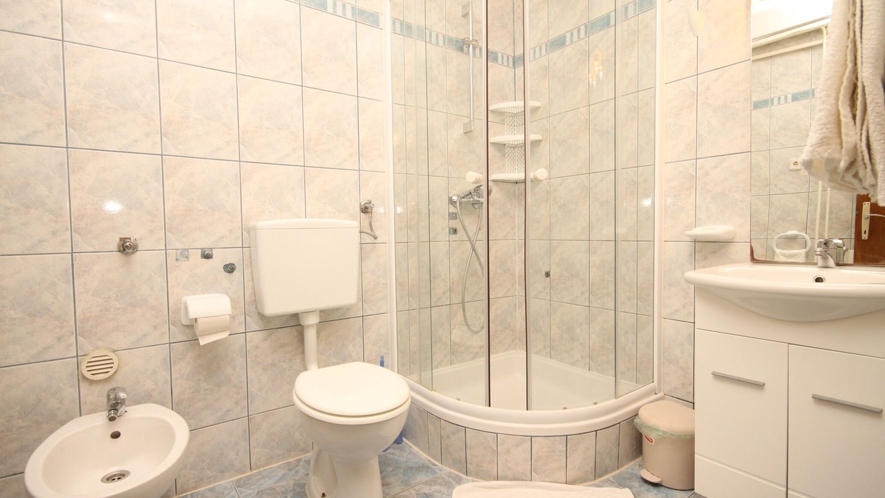 Photo of Bathroom in Cove Murtar