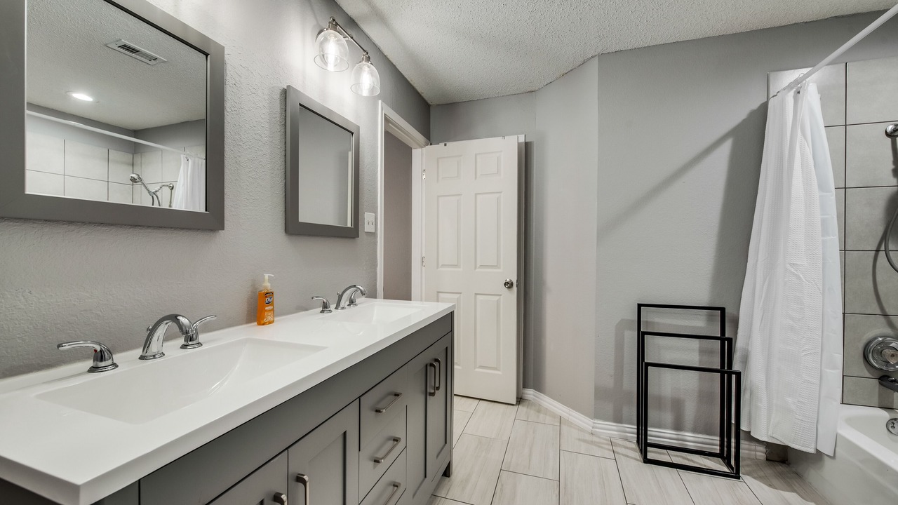 Photo of Bathroom in Lewisville