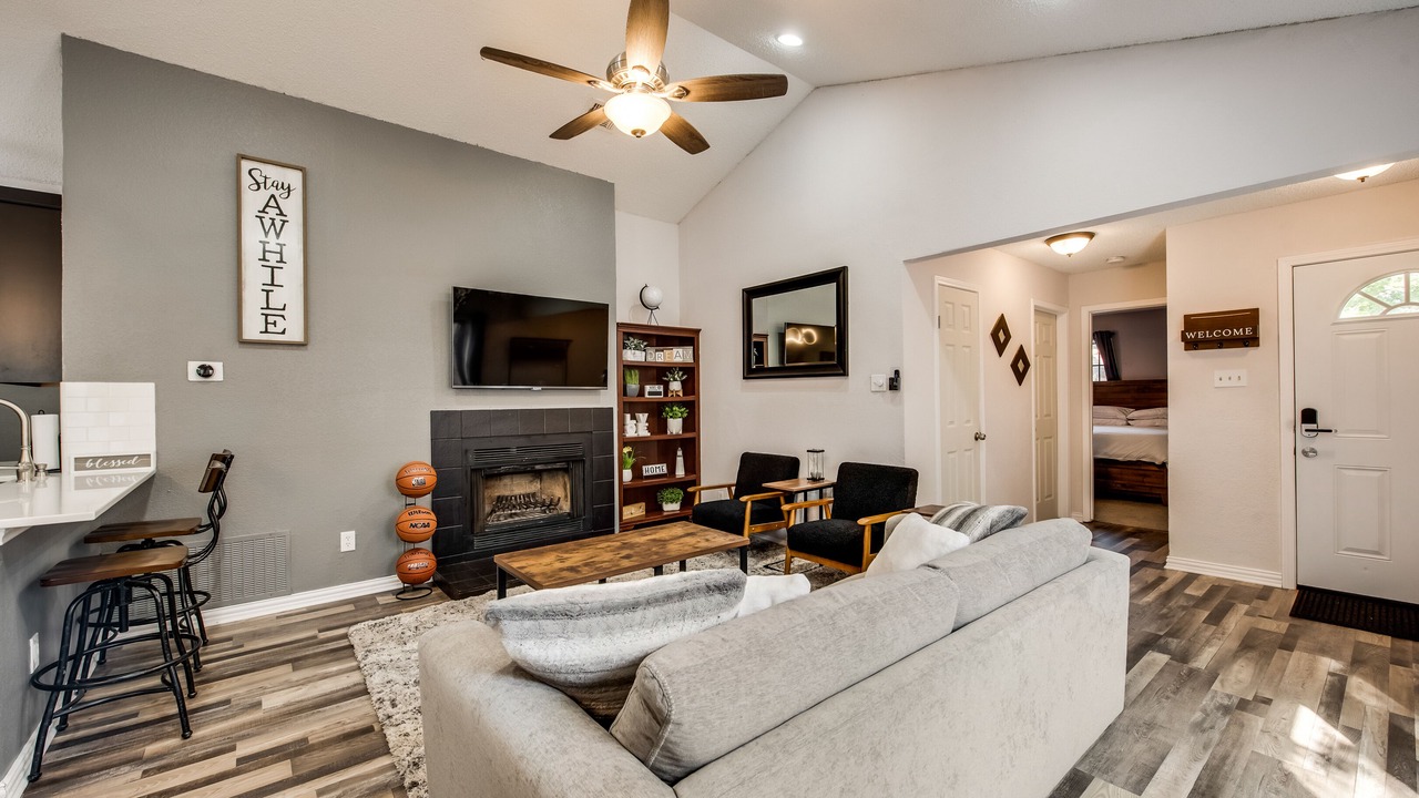 Photo of Livingroom in Lewisville