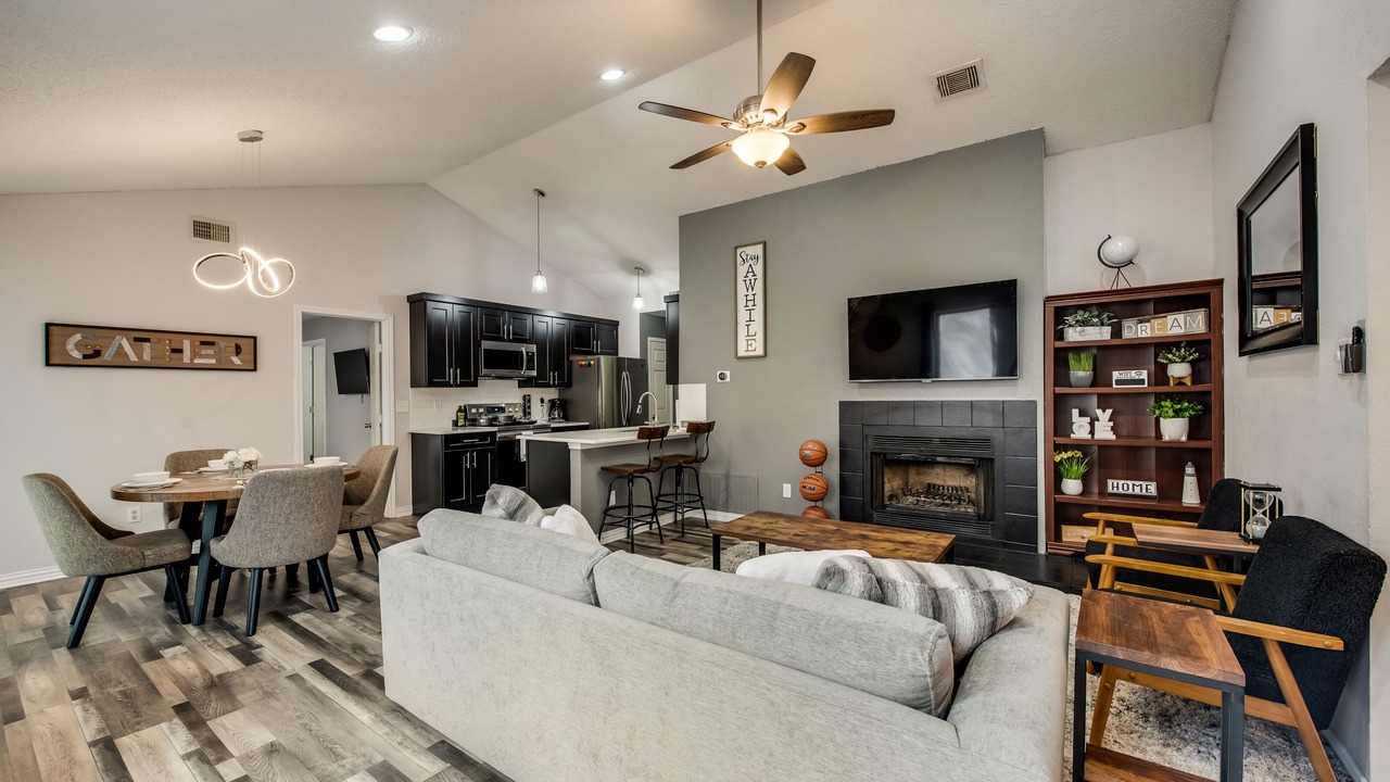 Photo of Livingroom in Lewisville