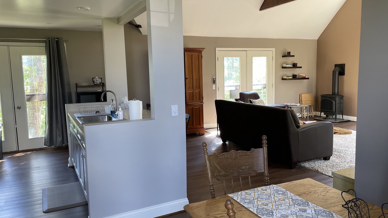 Photo of Livingroom in Amherst