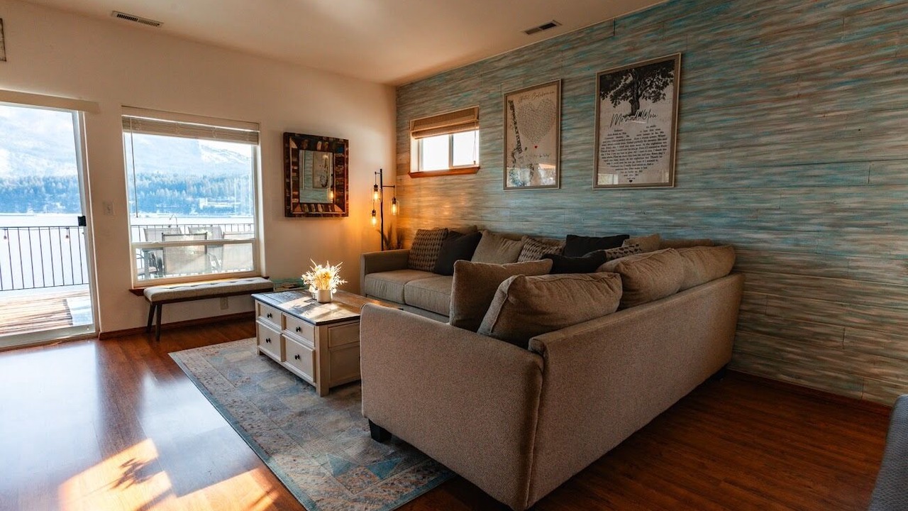 Photo of Livingroom in Bayview