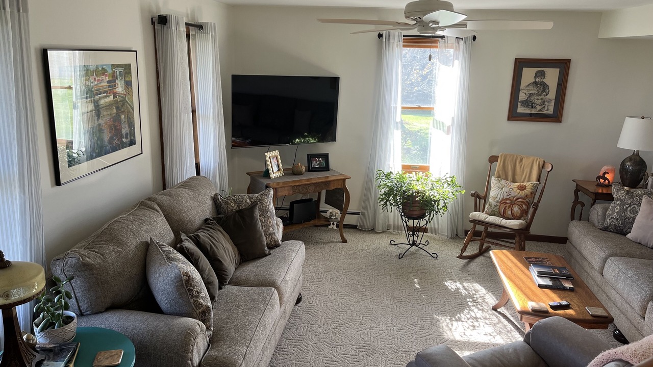 Photo of Livingroom in Town of Lysander