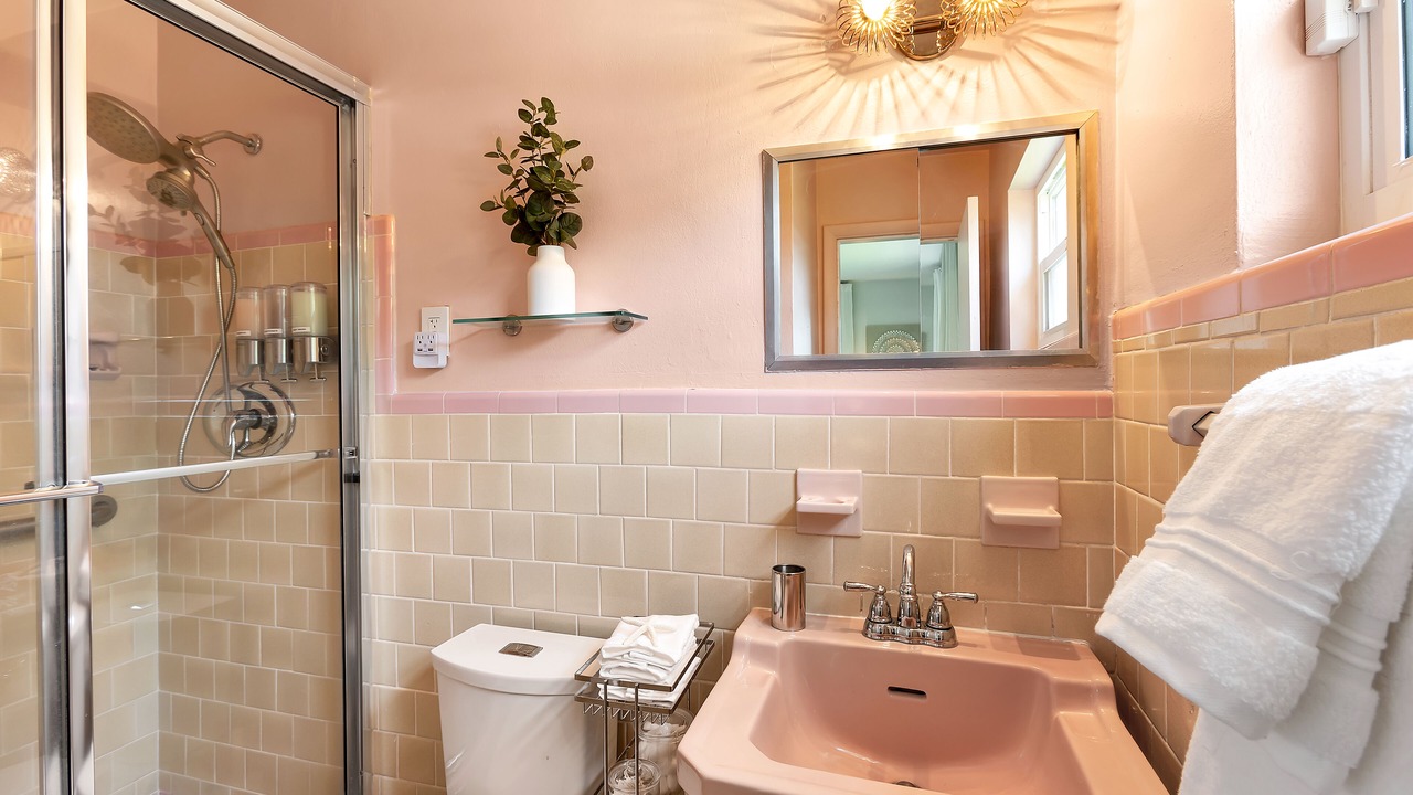 Photo of Bathroom in Central Corals