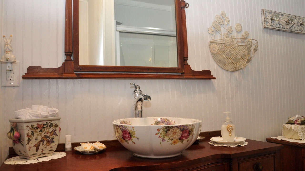 Photo of Bathroom in Round Top