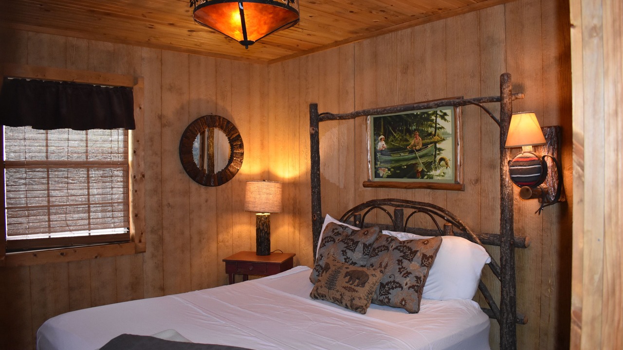 Photo of Bedroom in Walnut Shade
