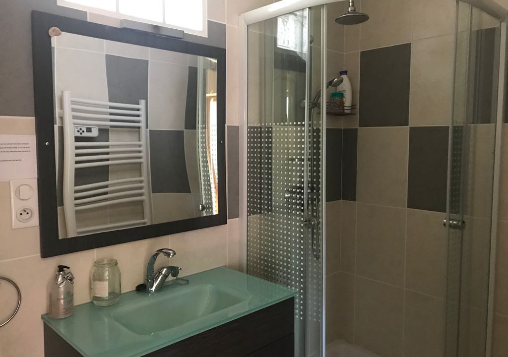 Photo of Bathroom in Mirandol-Bourgnounac