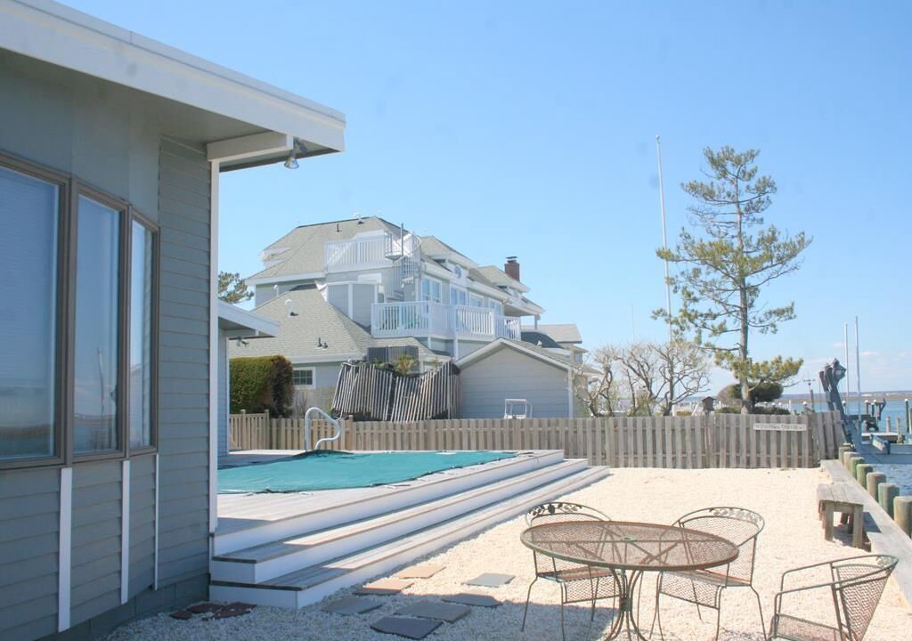 Photo of Others in Loveladies