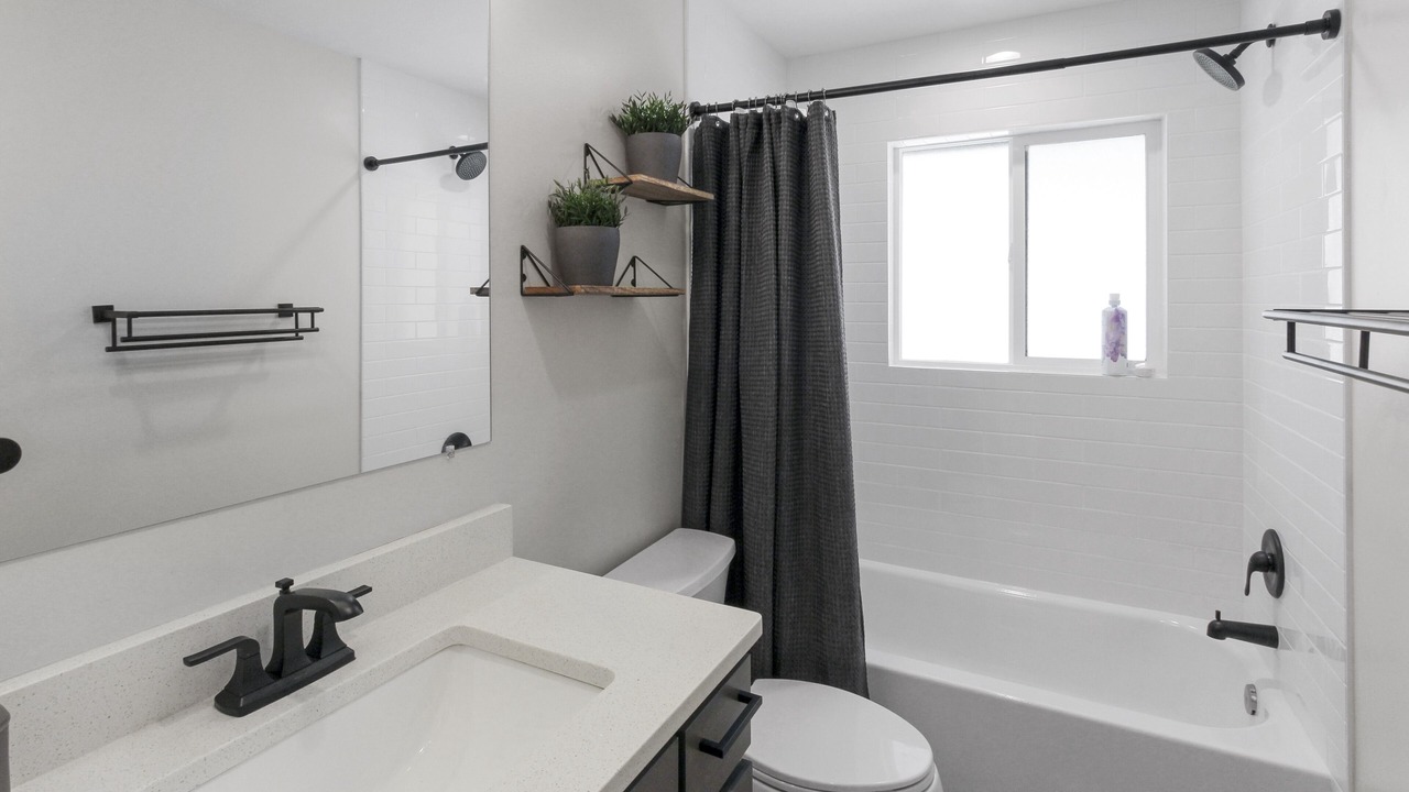 Photo of Bathroom in Canyon Rim