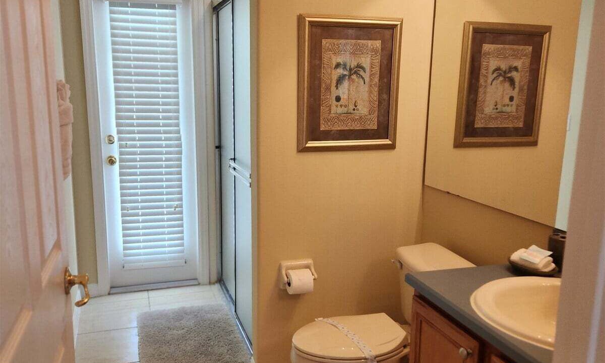 Photo of Bathroom in Orange Tree