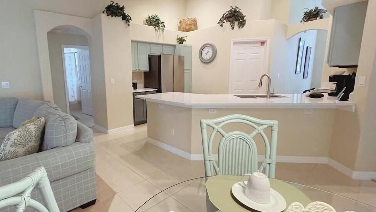 Photo of Livingroom in Orange Tree
