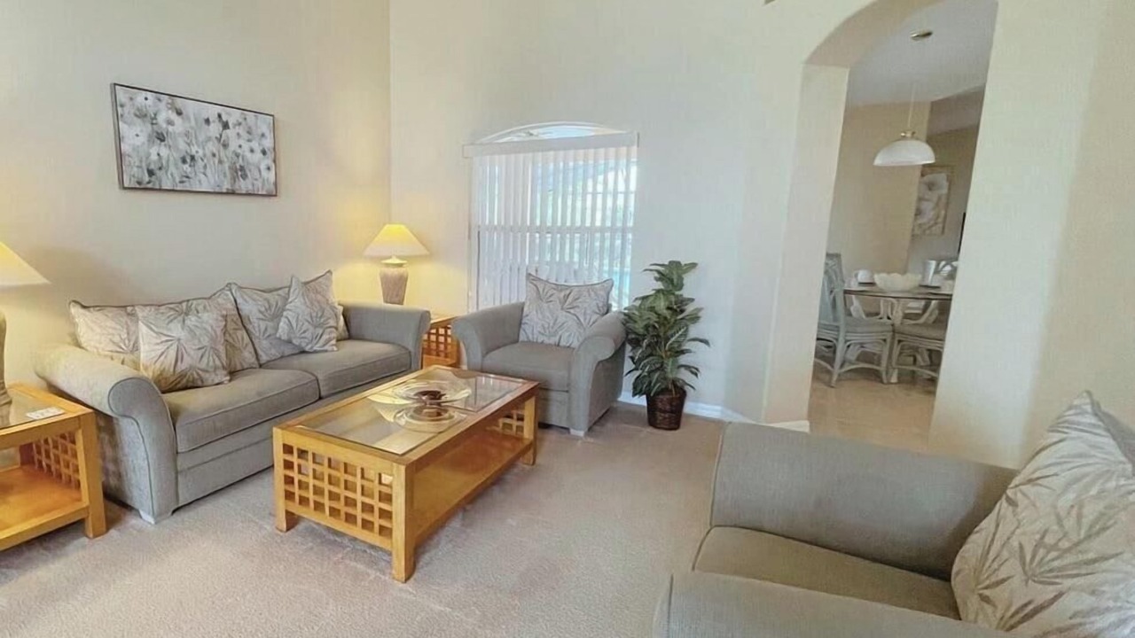 Photo of Livingroom in Orange Tree