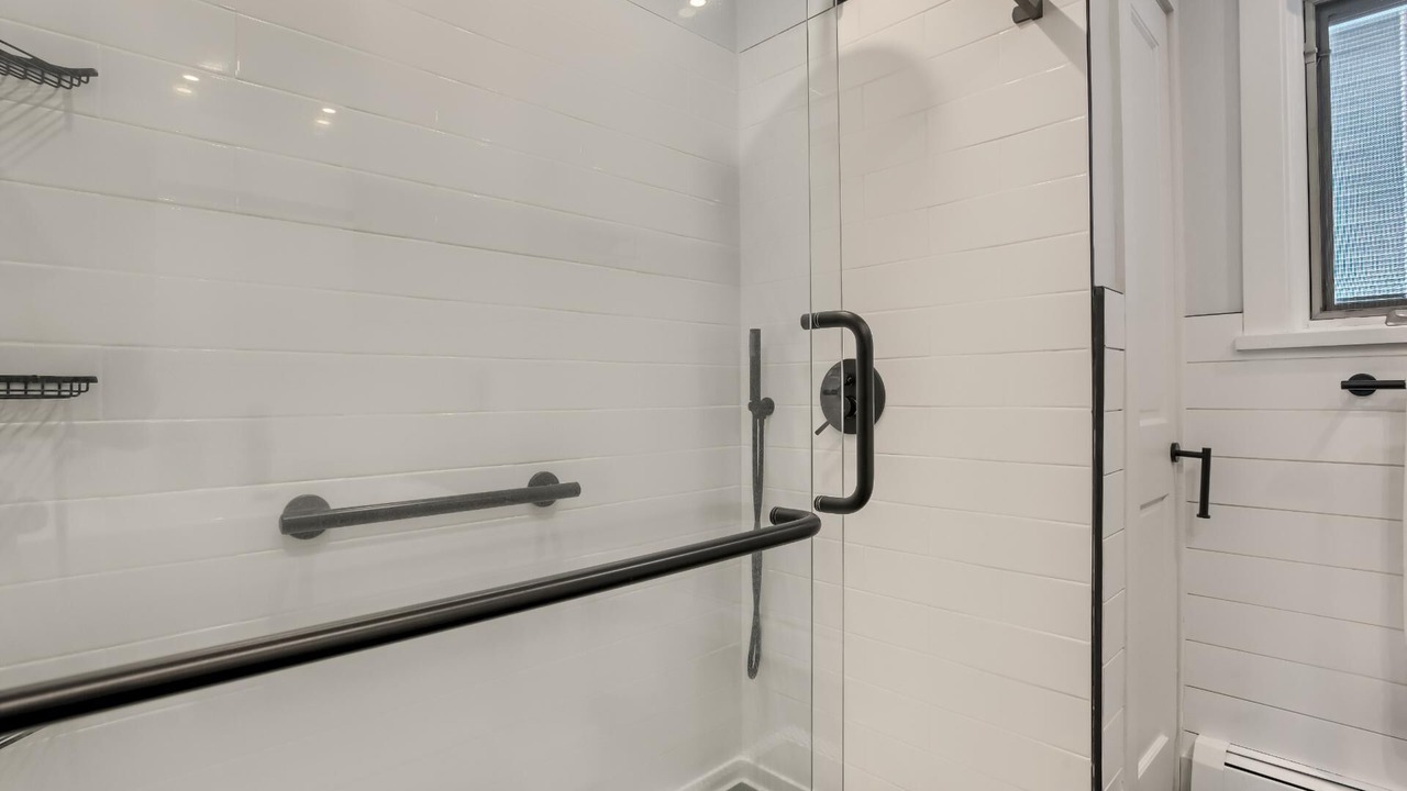 Photo of Bathroom in Bonnet Shores