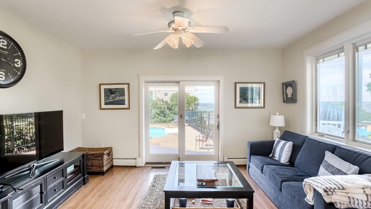 Photo of Livingroom in Bonnet Shores