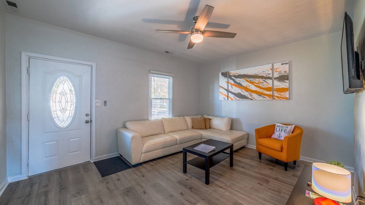 Photo of Livingroom in Cape Charles