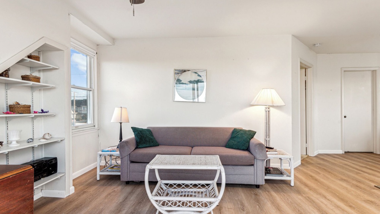 Photo of Livingroom in Cape May Court House