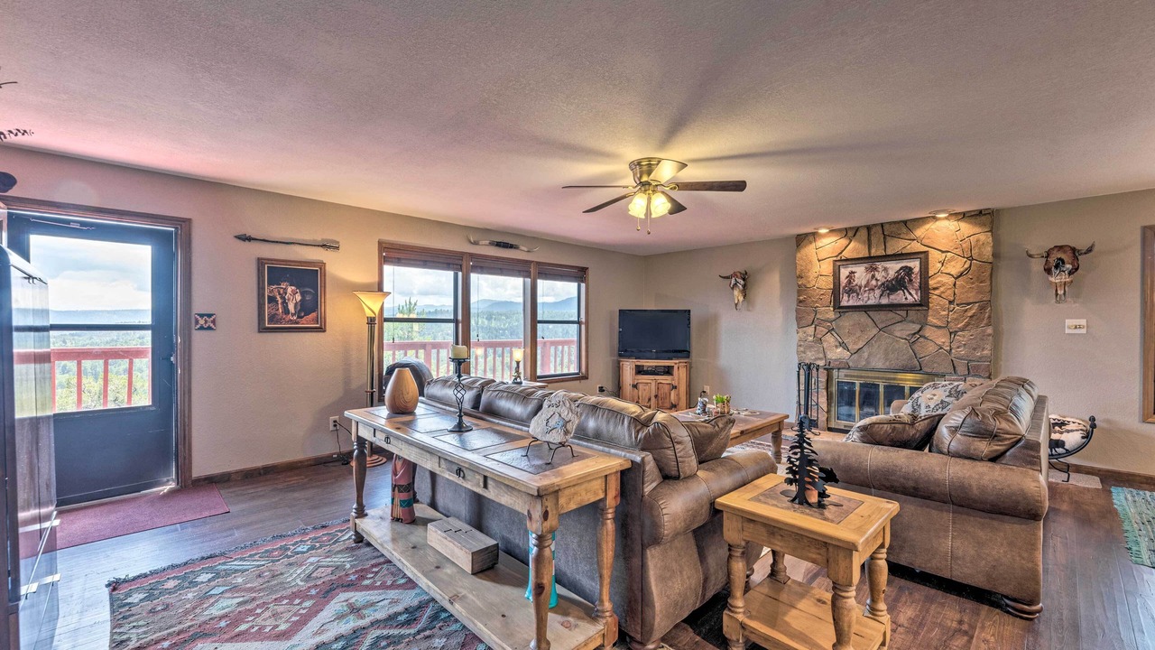 Photo of Livingroom in Ruidoso
