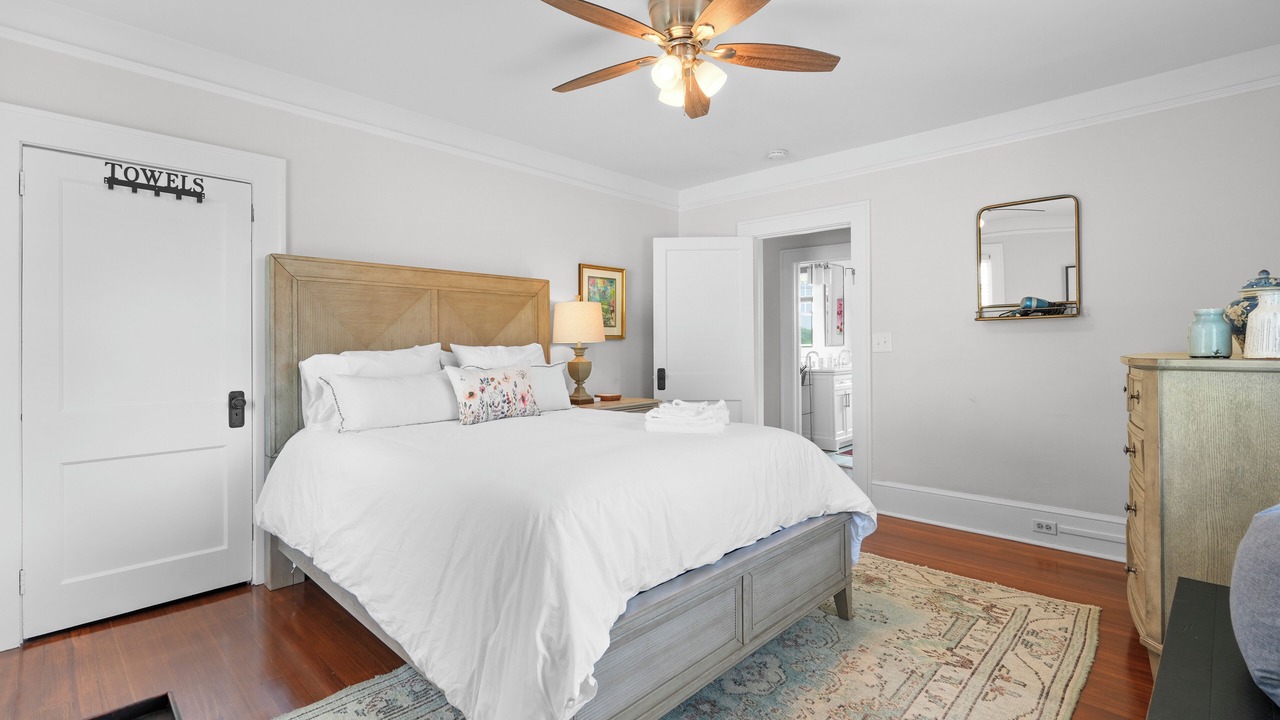 Photo of Bedroom in Pettigru Street Historic District