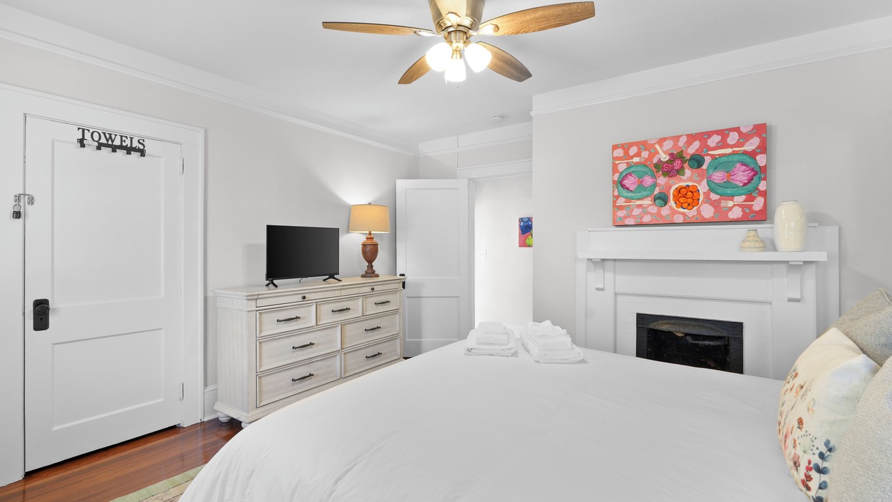 Photo of Bedroom in Pettigru Street Historic District