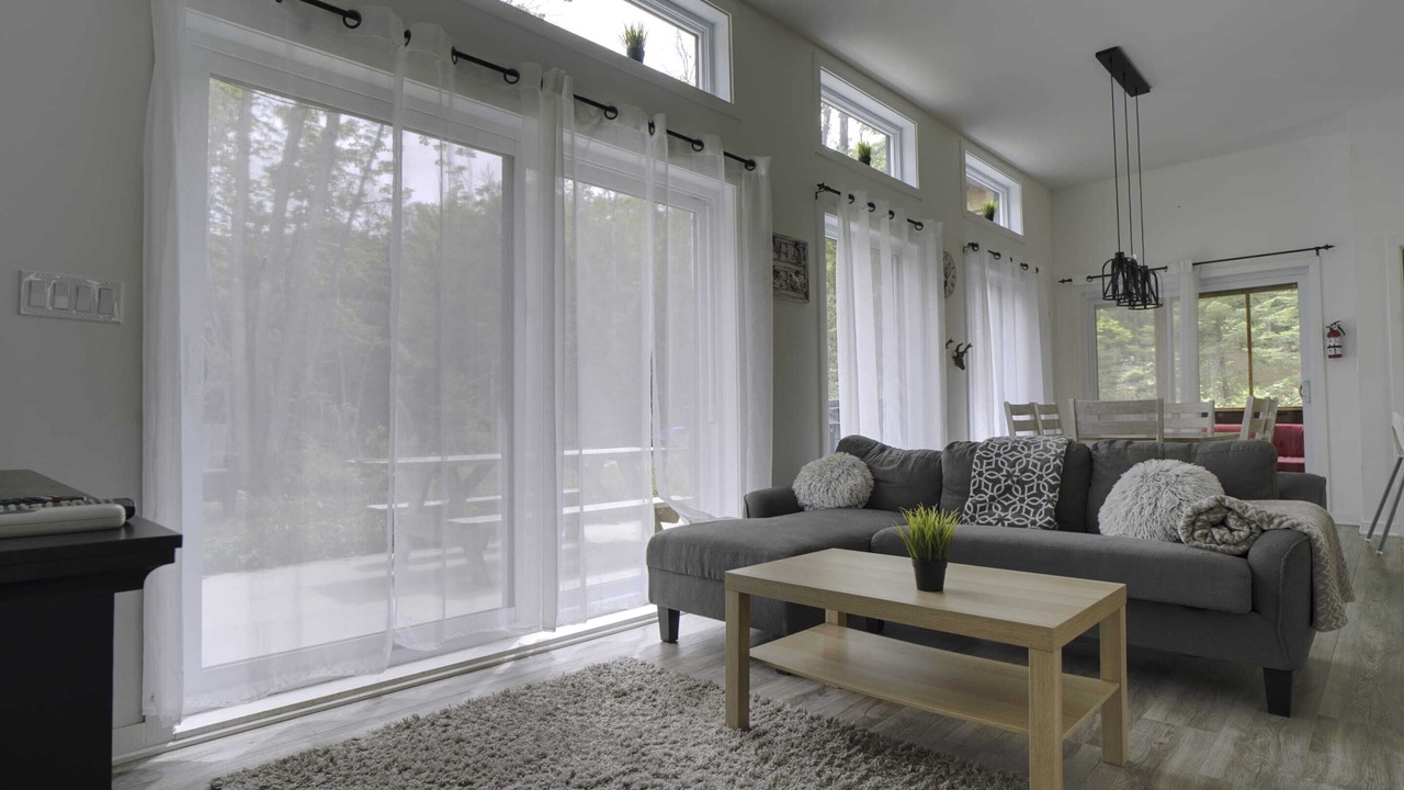 Photo of Livingroom in Chertsey