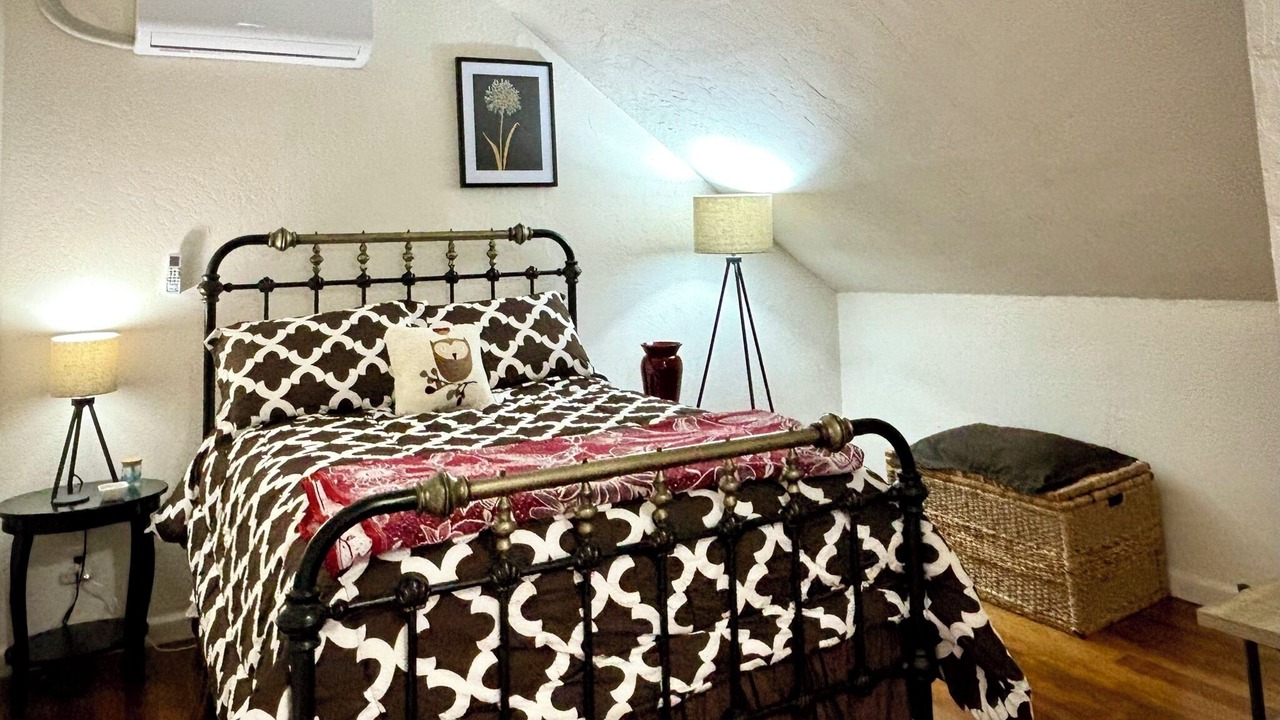 Photo of Bedroom in Grants Pass
