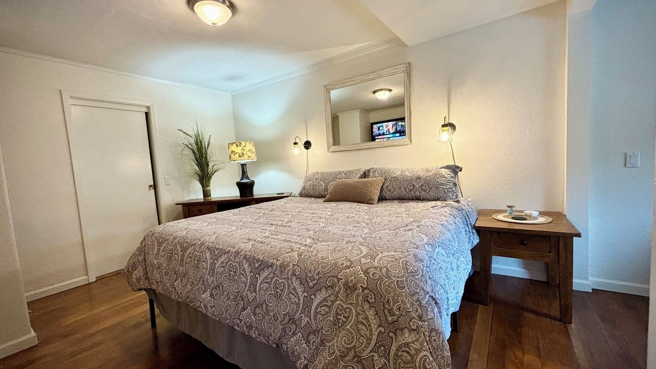 Photo of Bedroom in Grants Pass