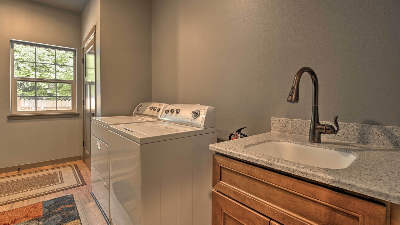 Photo of Others in Packwood